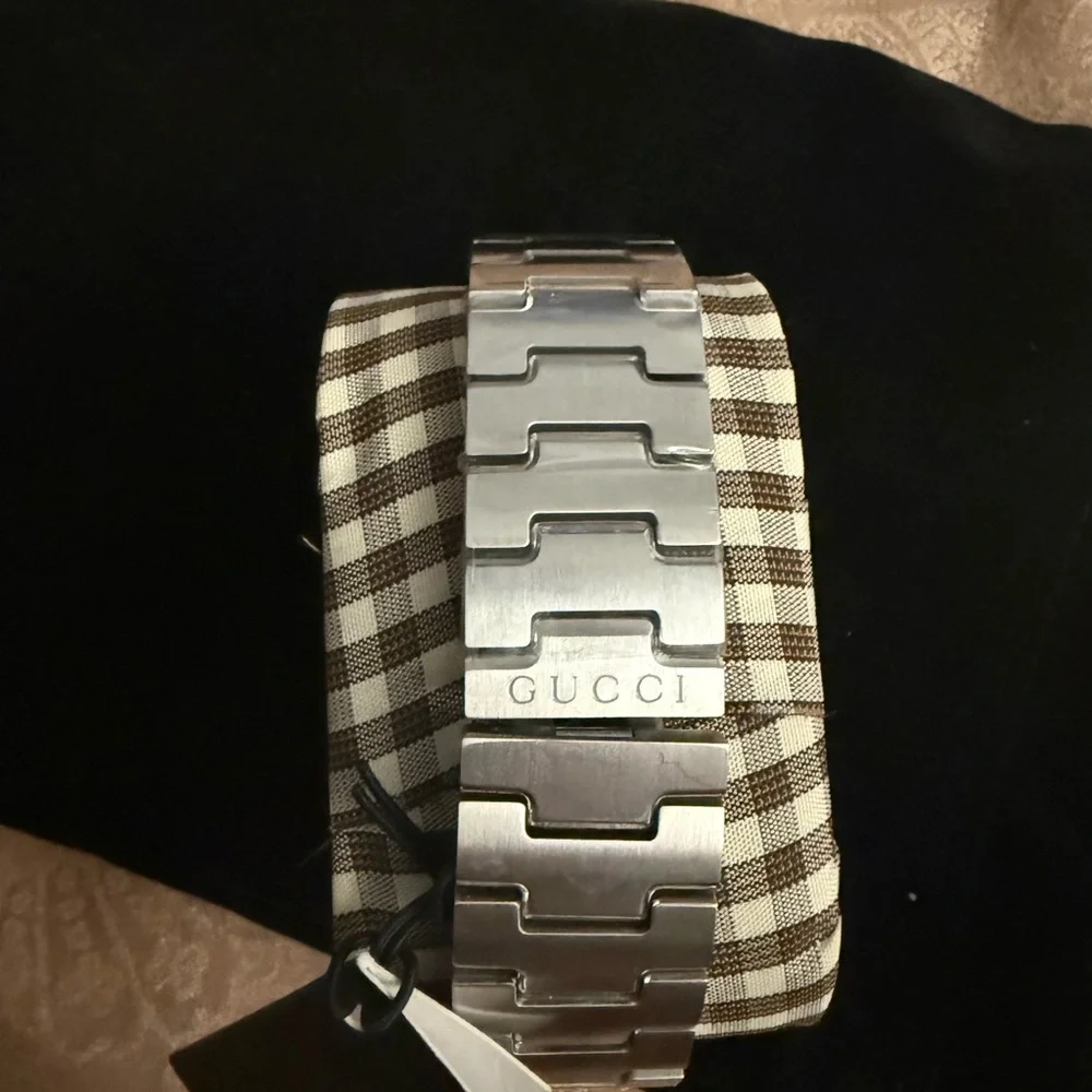 Gucci Watch YA126278